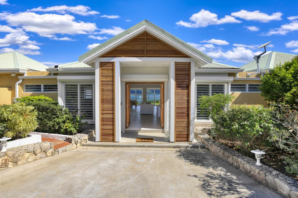 41.Location Villa piscine vue mer Terres Basses Saint Martin